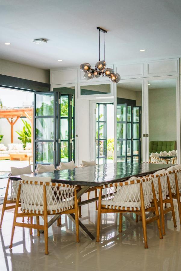 Villa Okenada - Modern 5-Bedroom Pool Villa In Berawa! Canggu Exterior foto