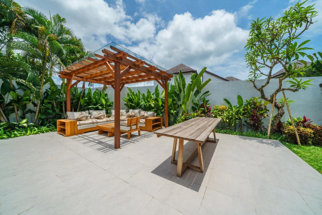 Villa Okenada - Modern 5-Bedroom Pool Villa In Berawa! Canggu Exterior foto